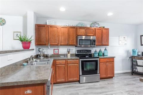 7329 Jeanne Dr, Gloucester, VA 23061 photo 10