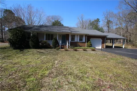 7252 Woody Rd, Gloucester, VA 23061 photo 1