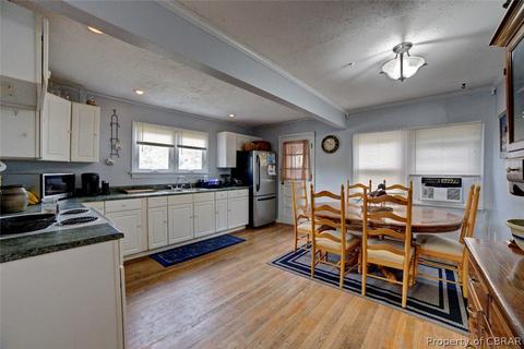 7089 Ware Neck Rd, Gloucester, VA 23061 photo 4