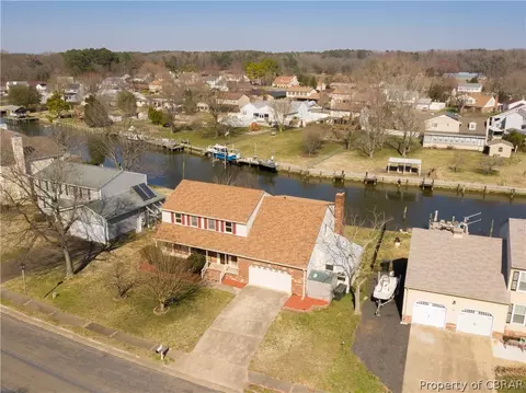 38 W River Point Dr, Hampton, VA 23669 photo 2