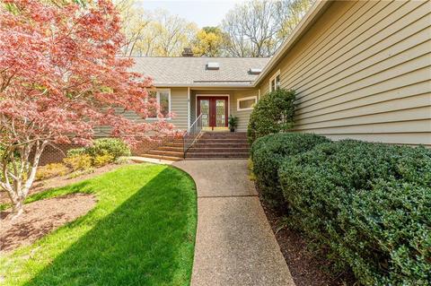 2911 Summerhurst Dr, Midlothian, VA 23113 photo 1