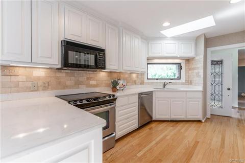 2911 Summerhurst Dr, Midlothian, VA 23113 photo 9