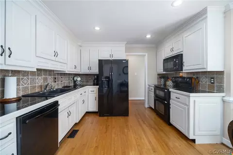 2007 Mount Blanco Rd, Chester, VA 23836 photo 3