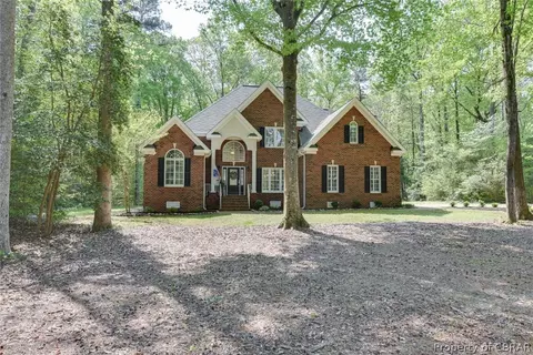 7616 S Shore Dr, Gloucester, VA 23061 photo 1