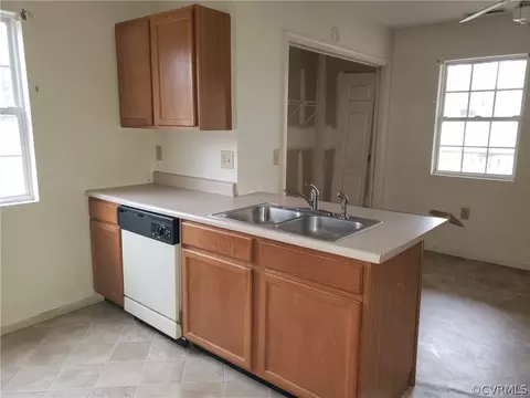 111 Richardson Rd, Hustle, VA 22476 photo 6