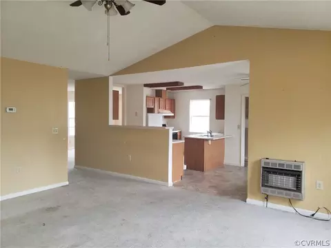 111 Richardson Rd, Hustle, VA 22476 photo 4