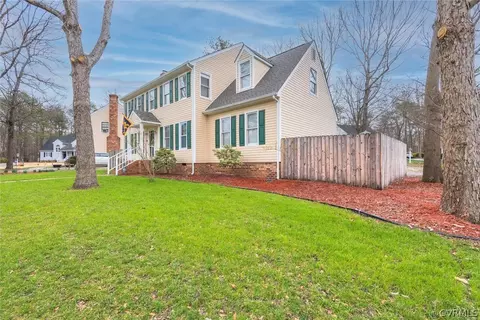 3909 Paces Ferry Rd, Chester, VA 23831 photo 3
