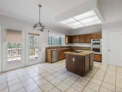 5902 Eastbluff Ct, Midlothian, VA 23112 photo 9