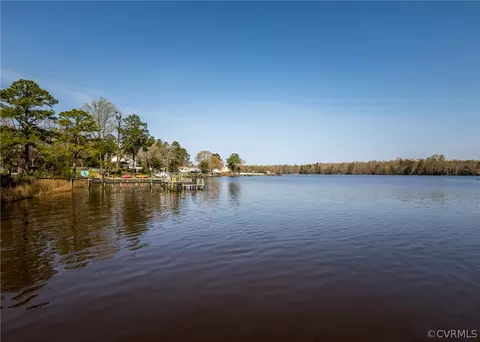 6433 Holly Trl, Gloucester, VA 23061 photo 9