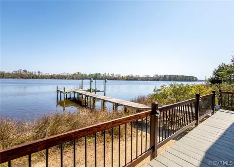 6433 Holly Trl, Gloucester, VA 23061 photo 3