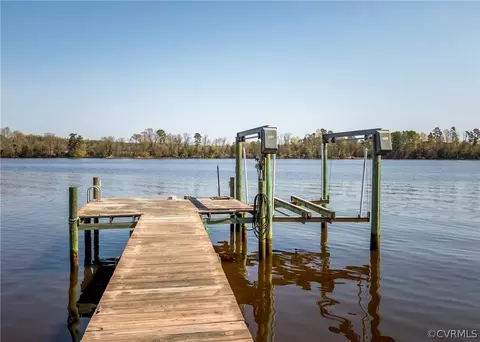 6433 Holly Trl, Gloucester, VA 23061 photo 6