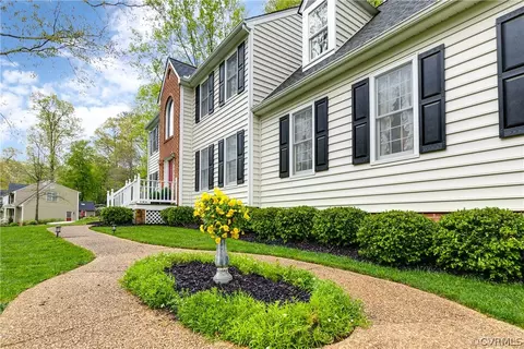 12525 Queensgate Rd, Midlothian, VA 23114 photo 3