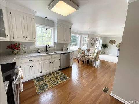 11655 Explorer Dr, Midlothian, VA 23114 photo 4