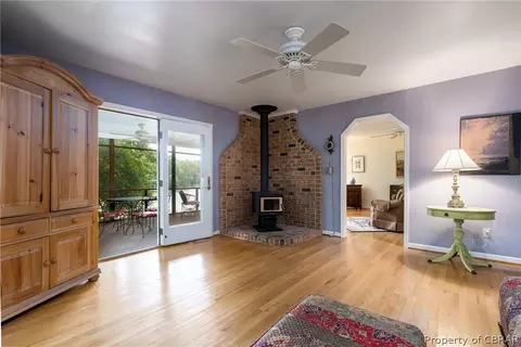 279 Peake Rd, Weems, VA 22576 photo 19