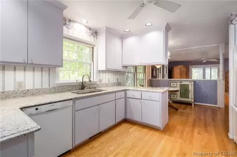 279 Peake Rd, Weems, VA 22576 photo 12