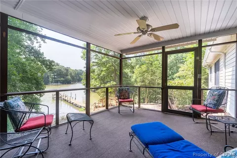279 Peake Rd, Weems, VA 22576 photo 8