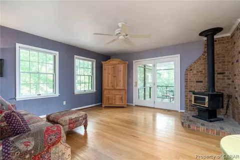 279 Peake Rd, Weems, VA 22576 photo 18