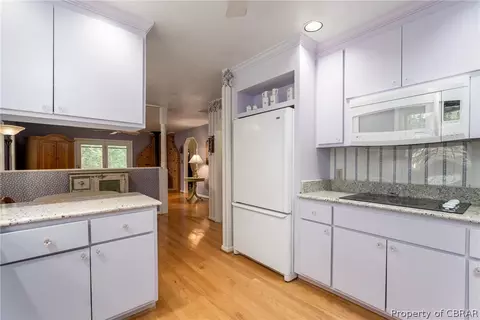 279 Peake Rd, Weems, VA 22576 photo 11