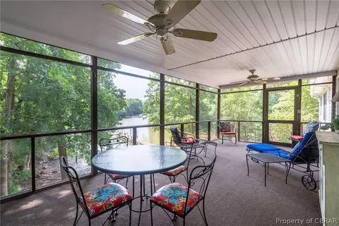 279 Peake Rd, Weems, VA 22576 photo 6