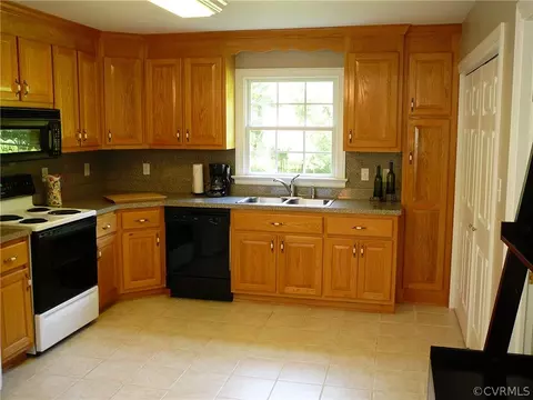 6901 Pine Fork Rd, Quinton, VA 23141 photo 8