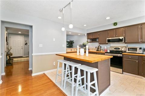 172 Corwin Cir, Hampton, VA 23666 photo 4