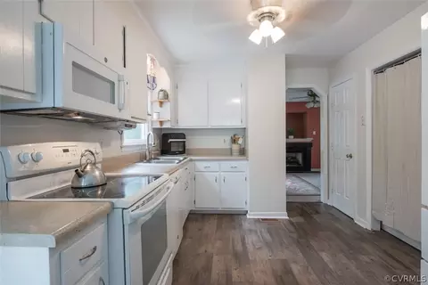 2406 Brookforest Rd, Midlothian, VA 23112 photo 12