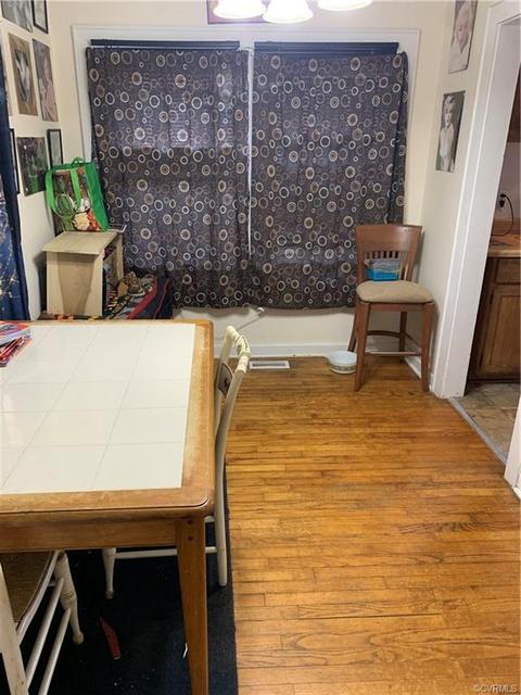 413 E North St, Wakefield, VA 23888 photo 3