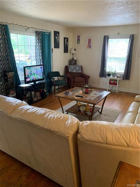 413 E North St, Wakefield, VA 23888 photo 7