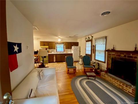 82 Compass Dr, Hartfield, VA 23071 photo 4
