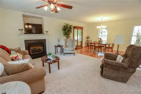 5406 Beaver Spring Rd, Midlothian, VA 23112 photo 10