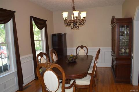 631 Greyshire Dr, Chester, VA 23836 photo 2