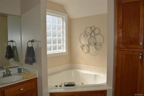 631 Greyshire Dr, Chester, VA 23836 photo 15