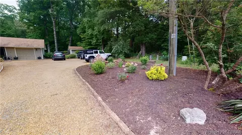 5551 Hickory Fork Rd, Gloucester, VA 23061 photo 3