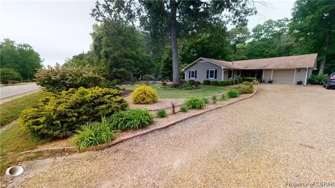 5551 Hickory Fork Rd, Gloucester, VA 23061 photo 2