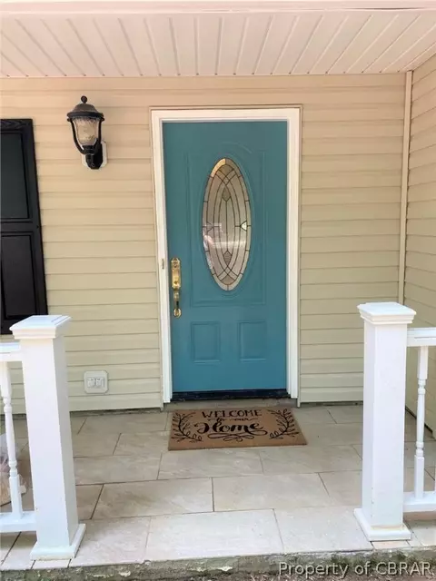 8399 Kitchener Dr, Gloucester, VA 23061 photo 2