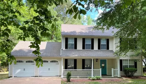 8399 Kitchener Dr, Gloucester, VA 23061 photo 1