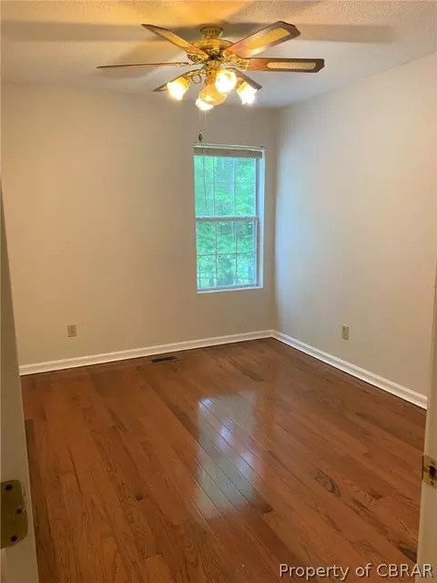 8399 Kitchener Dr, Gloucester, VA 23061 photo 18