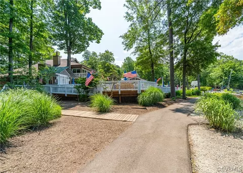 3708 Commodore Point Cir, Midlothian, VA 23112 photo 12