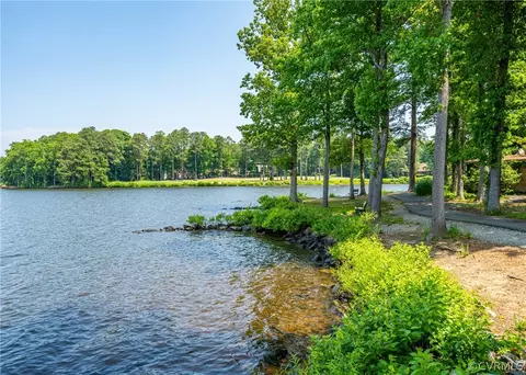 3708 Commodore Point Cir, Midlothian, VA 23112 photo 3