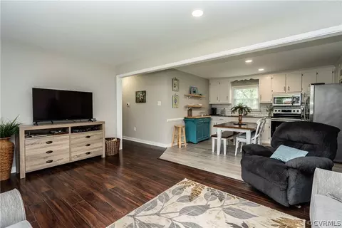 12107 Gardengate Rd, Midlothian, VA 23112 photo 6