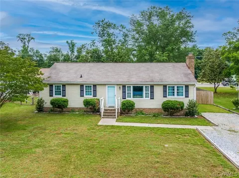 12107 Gardengate Rd, Midlothian, VA 23112 photo 2