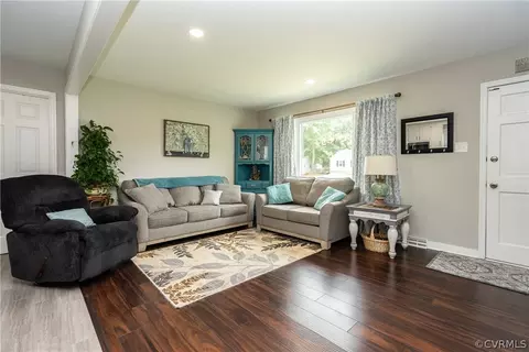 12107 Gardengate Rd, Midlothian, VA 23112 photo 3