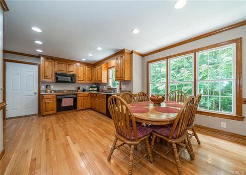 6100 Brickshire Dr, Providence Forge, VA 23140 photo 8