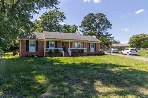 7015 Haystack Dr, Mechanicsville, VA 23111 photo 2