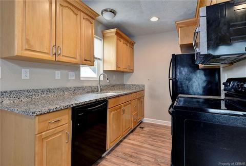 631 Lee St, Hampton, VA 23666 photo 9