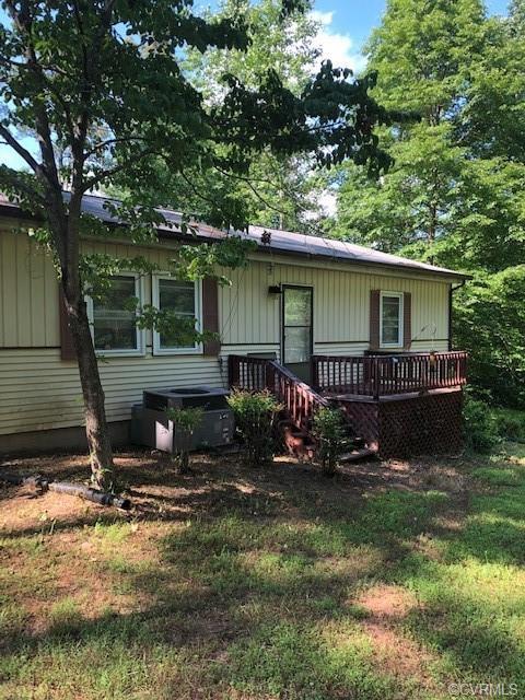475 Meredith Mill Rd, Brodnax, VA 23920 photo 2