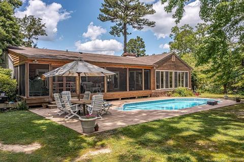 45 Azalea Ln, White Stone, VA 22578 photo 1