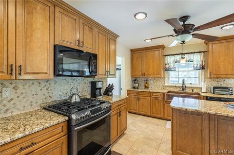 727 Eanes Rd, Kenbridge, VA 23944 photo 4
