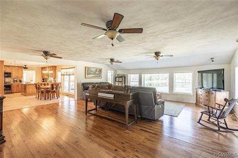 727 Eanes Rd, Kenbridge, VA 23944 photo 14