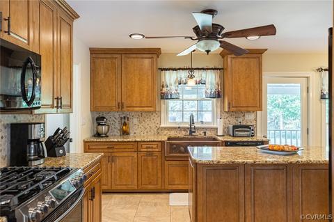 727 Eanes Rd, Kenbridge, VA 23944 photo 3
